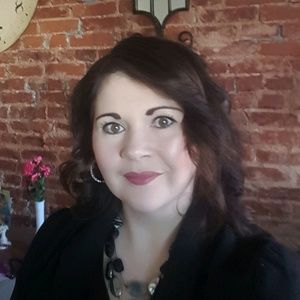 Meet your Posher, Kristin
